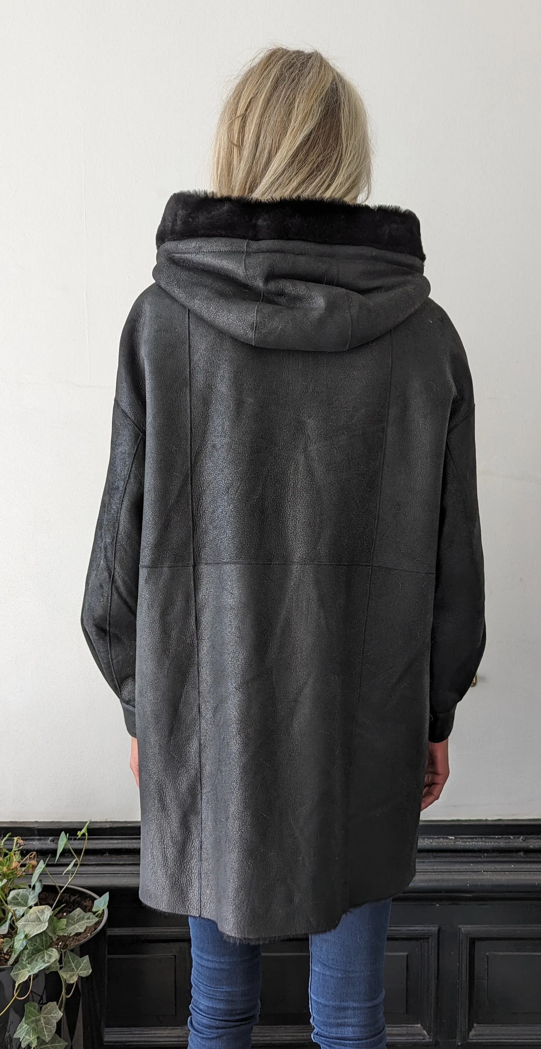 Gavina, 84 cm. - Hætte - Lammeskind - Kvinde - Sort - Image 3