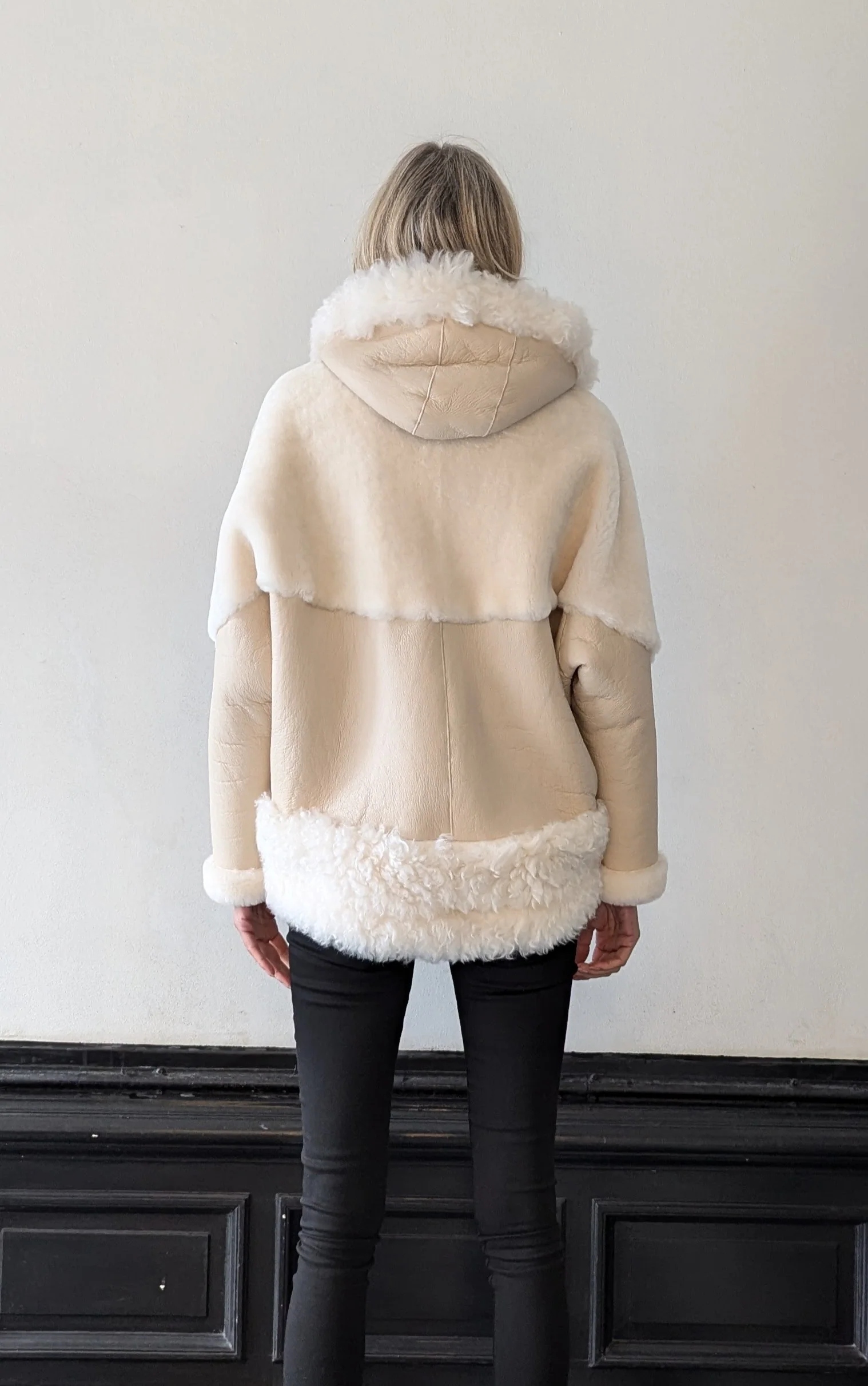 Idala, 72 cm. - Toscana Lammejakke - Hætte - Kvinde - Hvid - Image 2